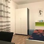 Business Fair Rooms